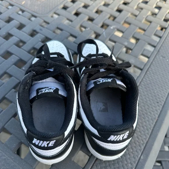 Nike Kids Black and White Sneakers - Picture 2 of 4